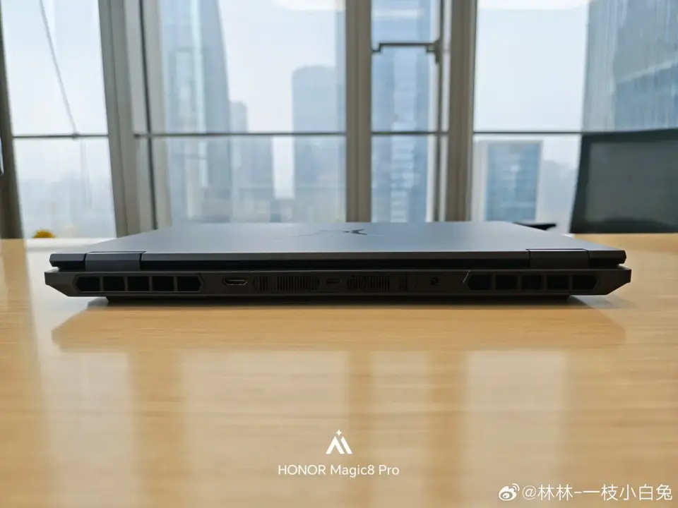 HONOR WIN H7 Gaming Laptop Review: Black Warrior Design Meets RTX 5070 Performance