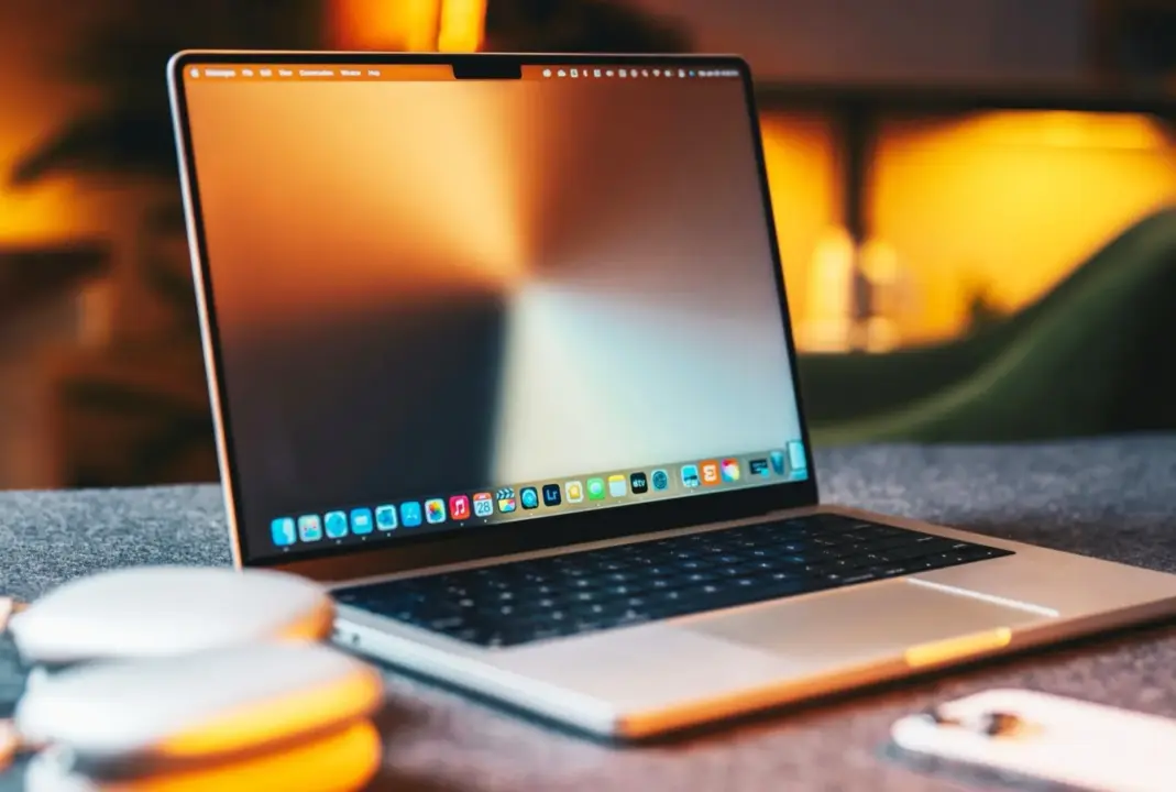 Apple macOS 27 to Polish Liquid Glass Design and Introduce New Siri App