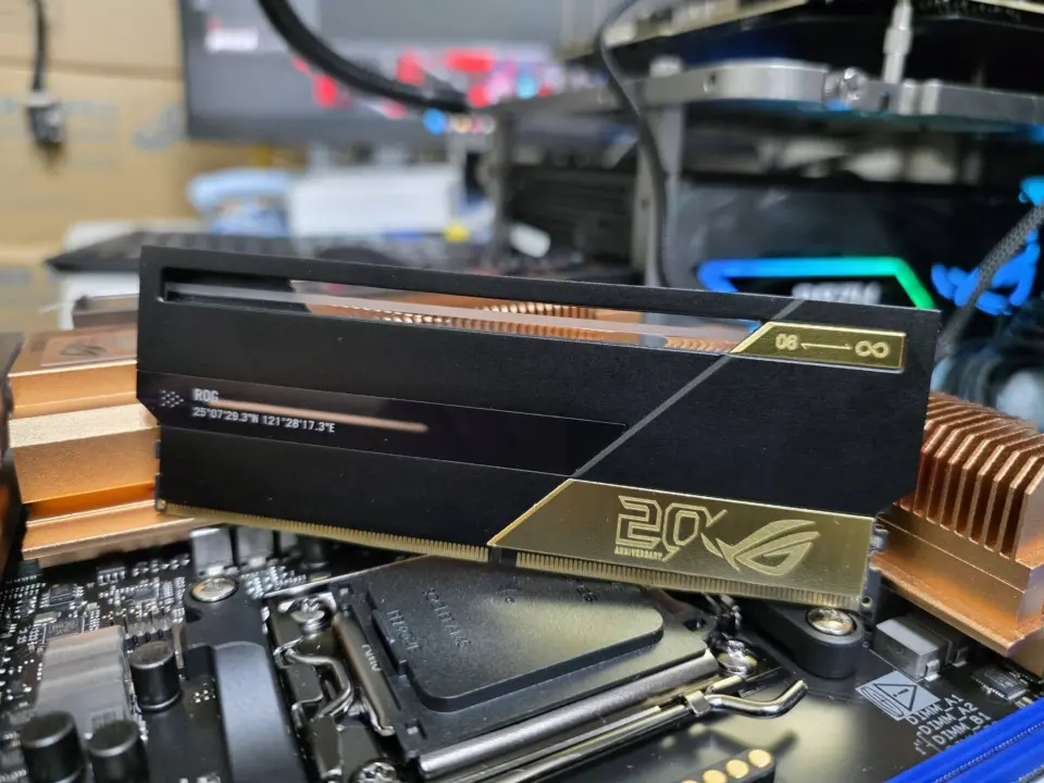 ASUS Demos First ROG DDR5 Memory Running at 8800 MT/s on Crosshair X870E APEX