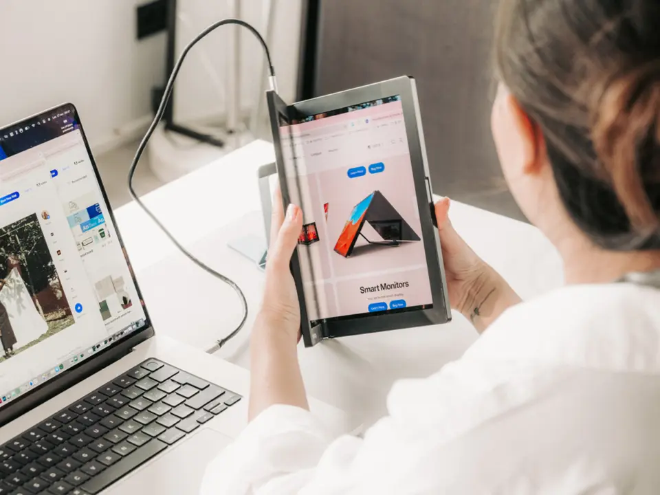 Aura Displays Single Flex Pro (Gen 1) Portable Monitor with Foldable AMOLED