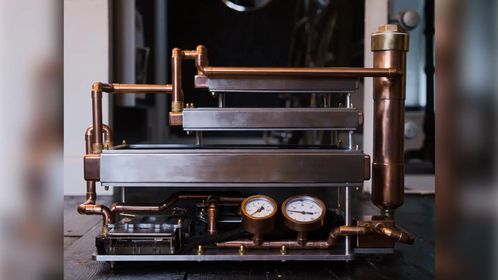 Billet Labs fanless water-cooled PC with triple-stacked radiators