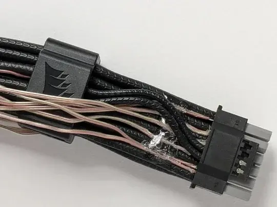 Corsair ThermalProtect 12V-2x6 cable with bimetallic thermal switch