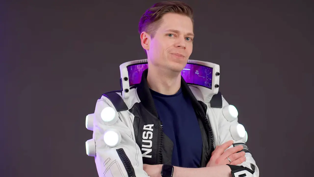 Cosplayer Zibartas Builds Cyberpunk 2077 Jacket With $1,200 OLED Collar