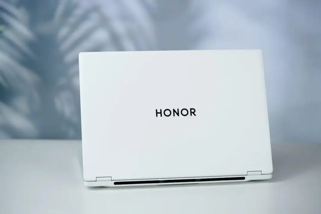 Honor MagicBook Pro 16 2026 Review: 88W Integrated GPU Power