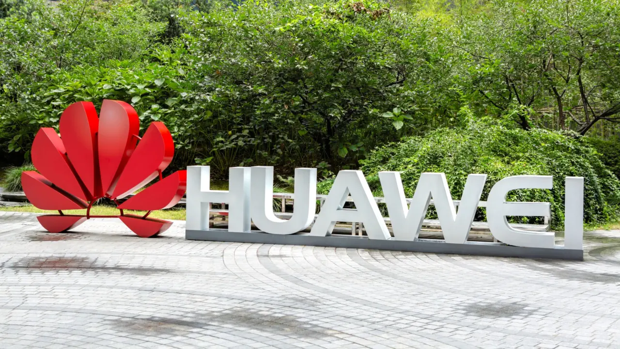 Huawei Unveils 122TB OceanDisk 1800 SSD With New Packaging Tech