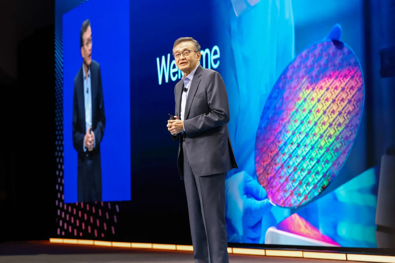 Intel Foundry advanced packaging services for AWS and Cisco customers with major tech firms in discussions