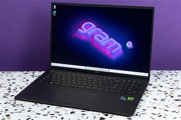 Intel Panther Lake and AMD Ryzen AI 400 processors in modern laptops