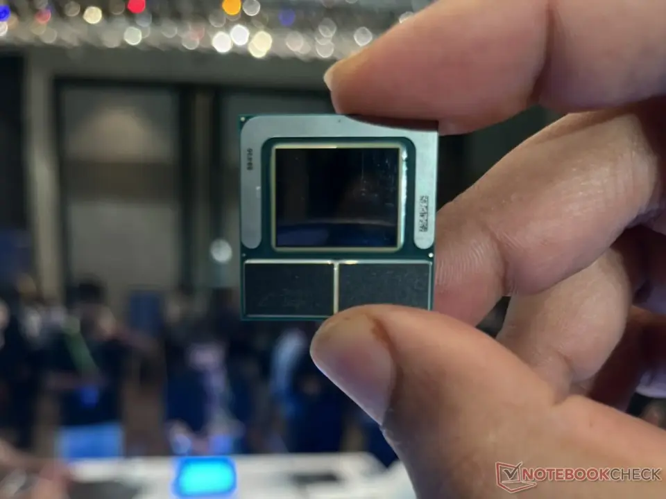 Intel Razor Lake-AX Laptop Chip Returns to On-Package Memory Design