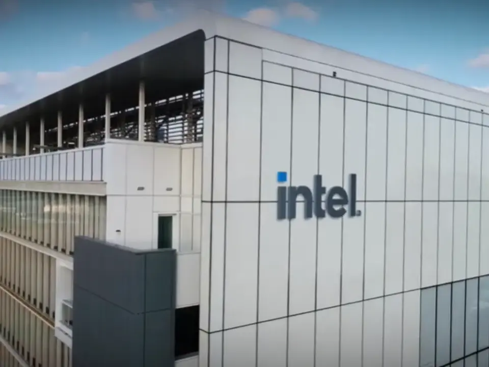 Intel Shares Hit New High After Bloomberg Reports Apple Chip Foundry Talks