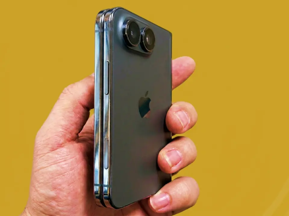 iPhone Ultra Foldable Faces Major Delays Due to Hinge Durability Issues