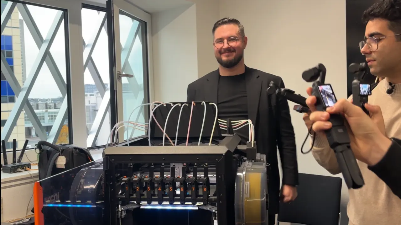 Josef Prusa Accuses Bambu Lab of AGPL License Violation with Closed-Source Plugin