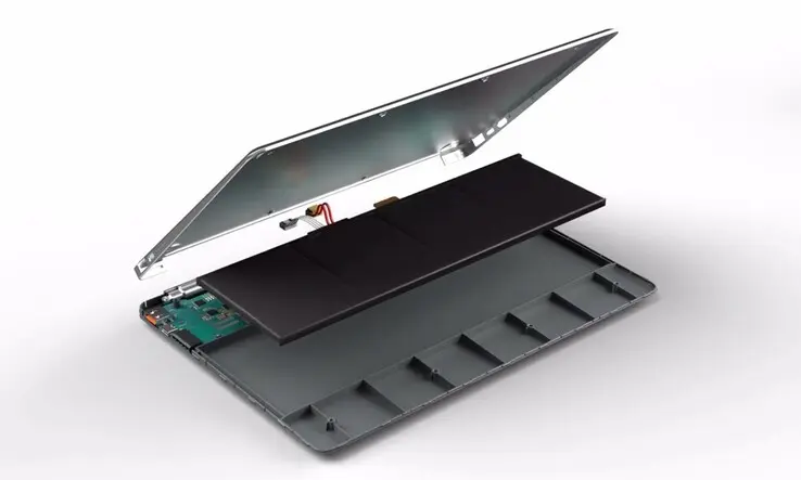 Krafted Edge power bank with four user-replaceable battery cells