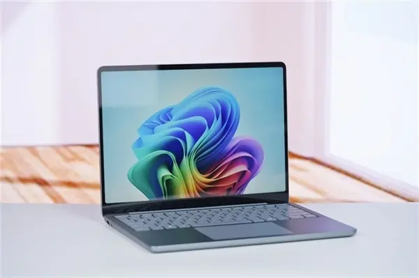 Microsoft Neglects Surface Hardware While Improving Xbox and Windows 11