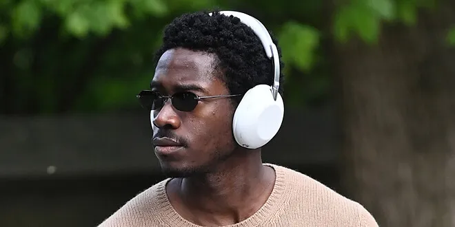 Sony The Collexion headphones featuring MediaTek MT2855 chipset and DSEE audio technology with active noise cancellation