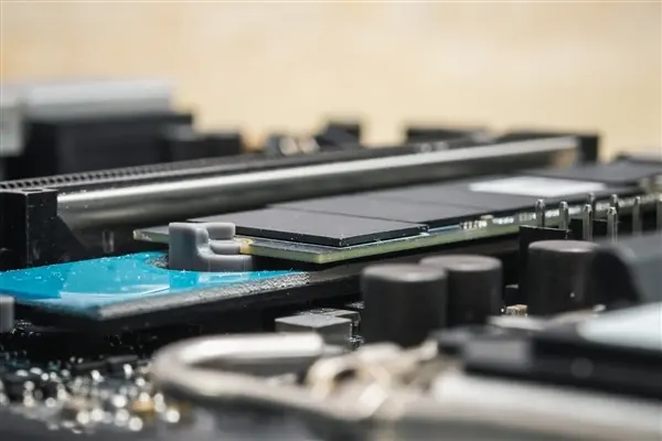 SSD and HDD Global Shortage: Companies Rush to Sign Record 5-Year Contracts