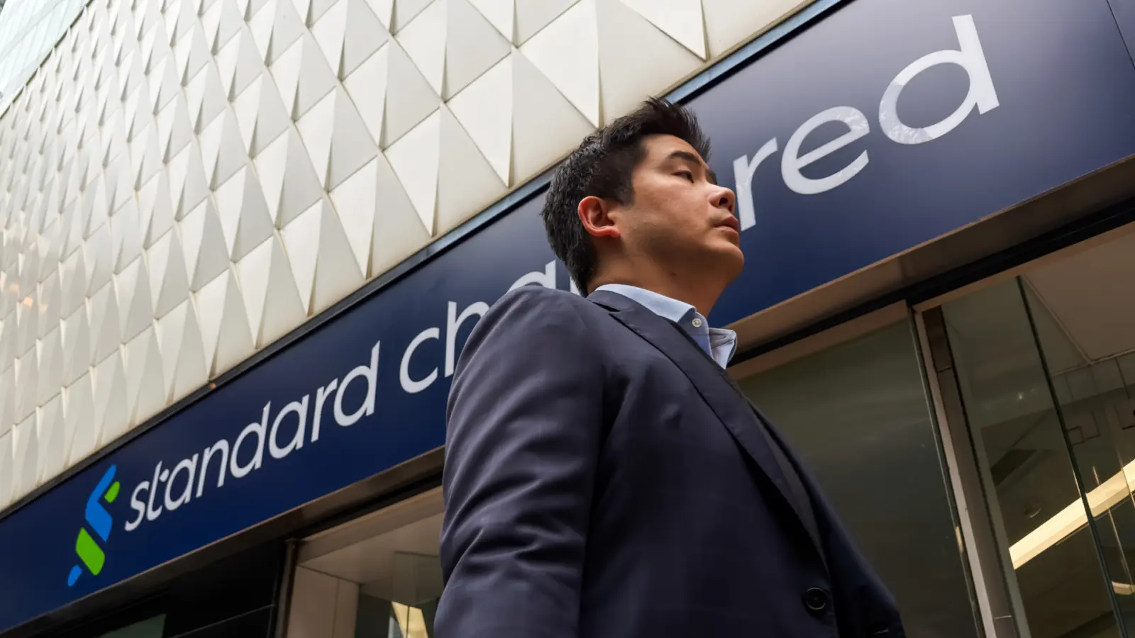 Standard Chartered CEO Bill Winters discusses AI-driven job cuts