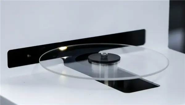 Glass multi-dimensional permanent optical storage disc with 400 layers of nano-structures.