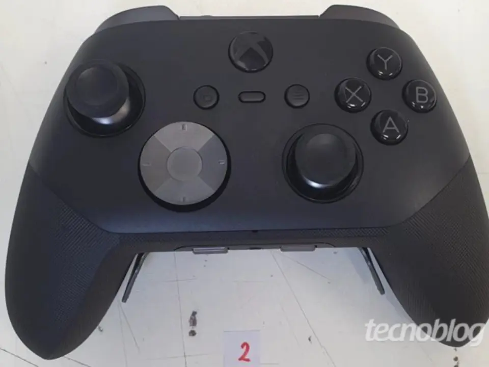 Xbox Elite Series 3 Controller Leak Reveals Redesigned D-Pad and Scroll Wheels