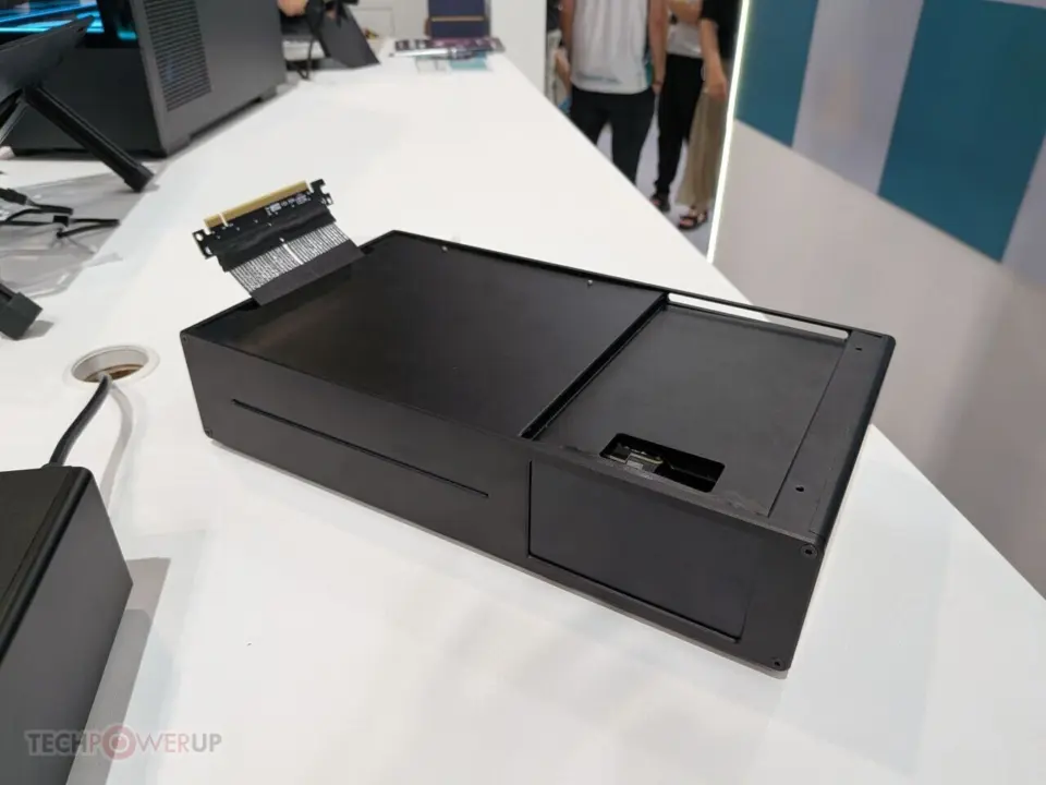 DeepCool Prototype SFF PC Moves CPU Cooler Outside Case for Better Cooling