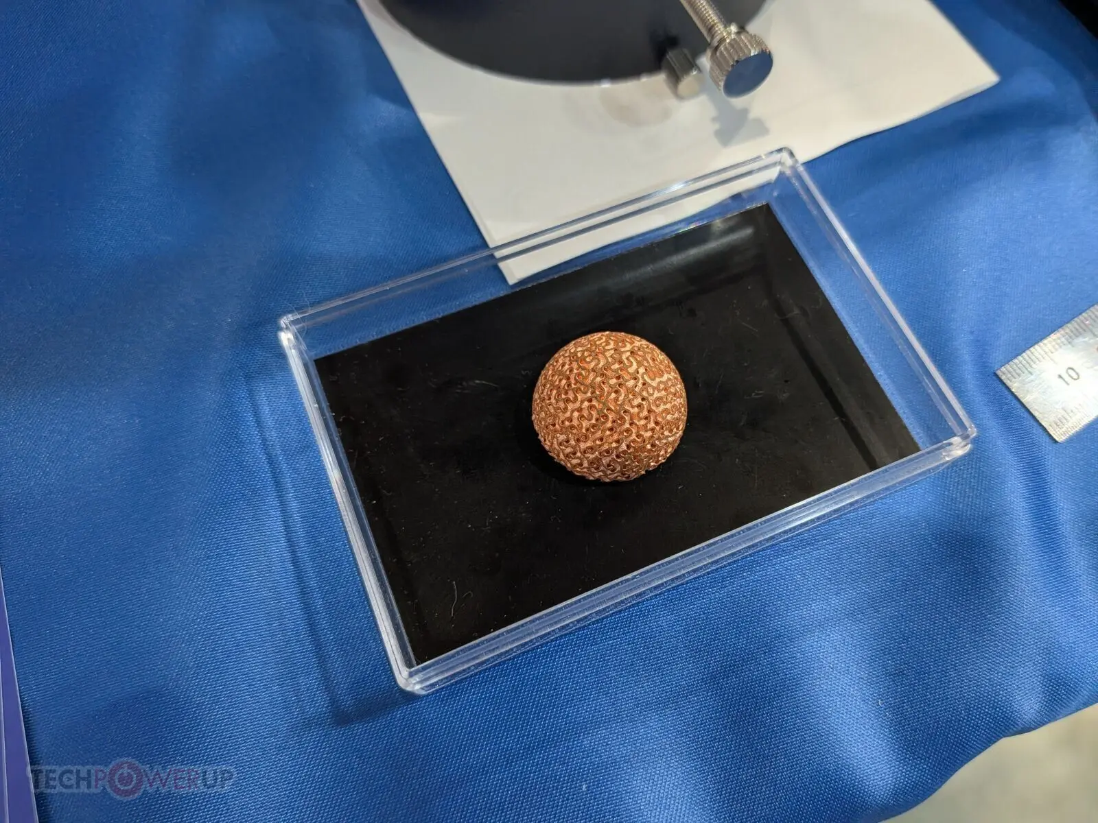 Enplas water block prototype with microfin lattice design