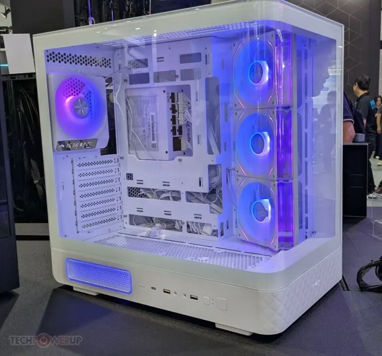 FSP M581 aquarium-style PC case with curved glass and underglow lighting