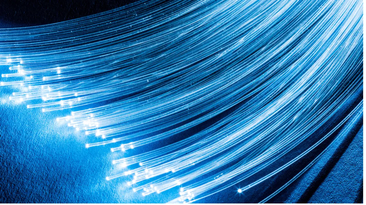 Hollow-Core Fiber Trial Hits 51.3 Tb/s Over 128 Miles Without Regeneration
