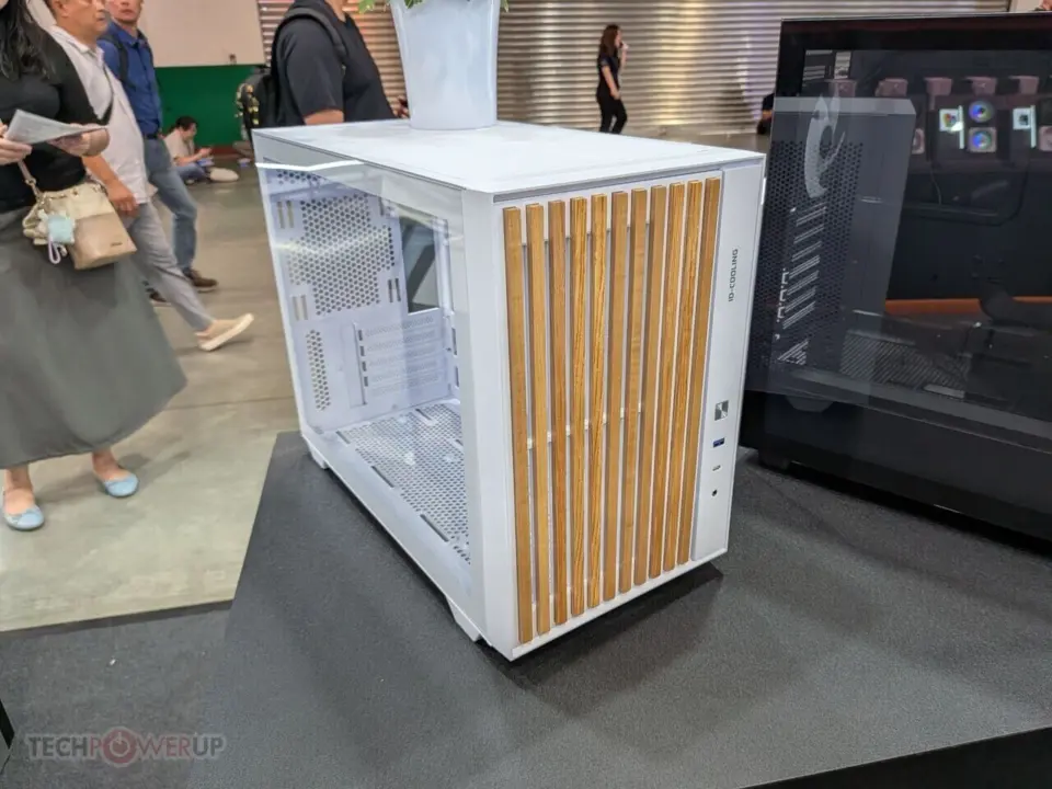 ID-Cooling Flow 500 Wood White PC Case Launches at Computex 2026