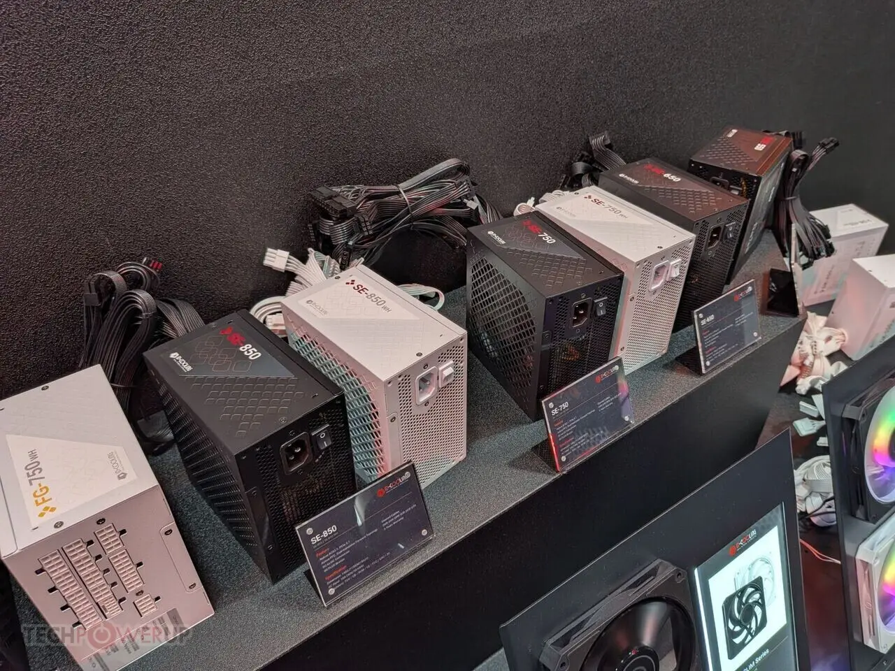 Fully modular cables and safety mechanisms of ID-Cooling power supplies