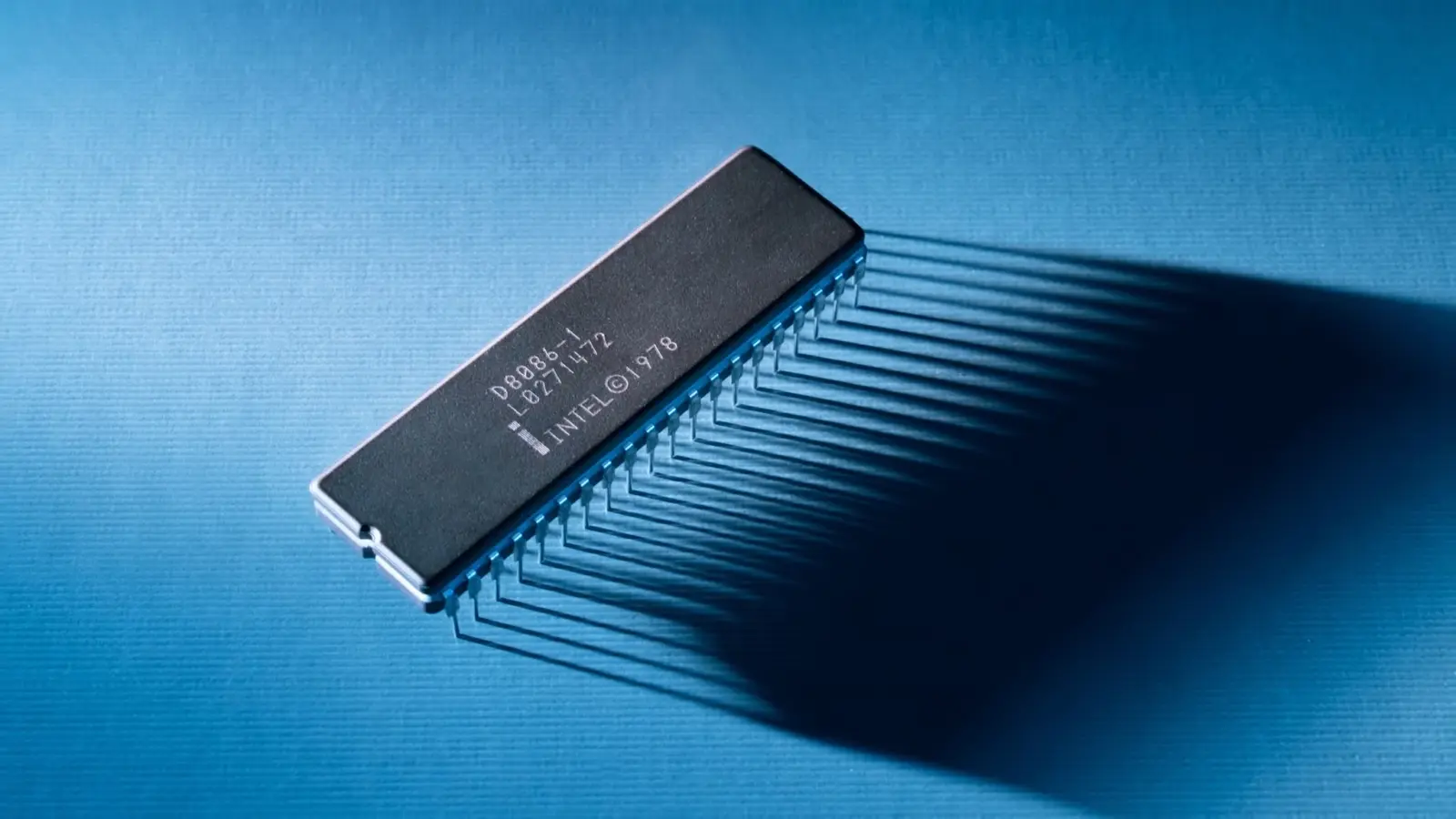 Intel 8086 microprocessor die shot showing the silicon layout