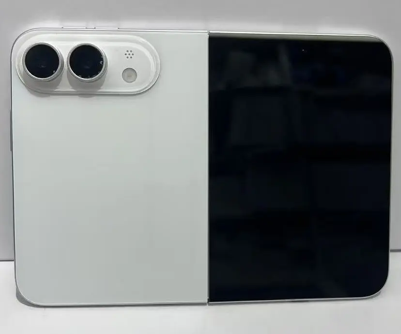 iPhone Fold dummy unit in white