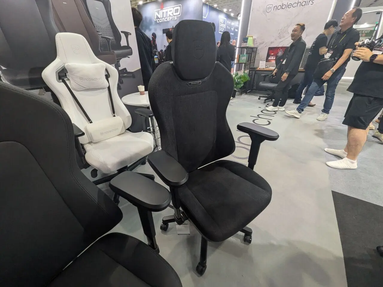 noblechairs Aura gaming chair design