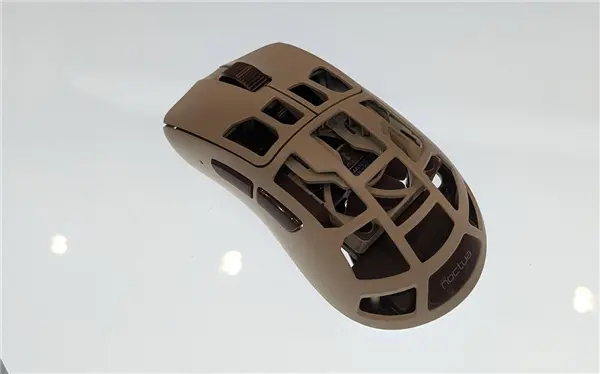 Noctua Feinmann F01 Mouse Launches with Built-in Fan for Sweaty Gamers
