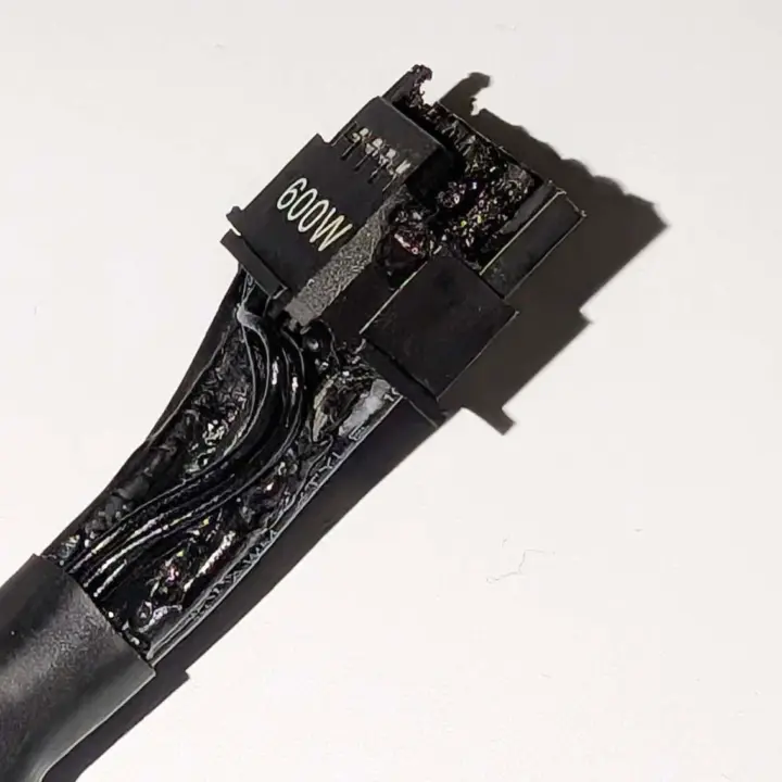 Club386's melted 12V-2x6 power connector and cable