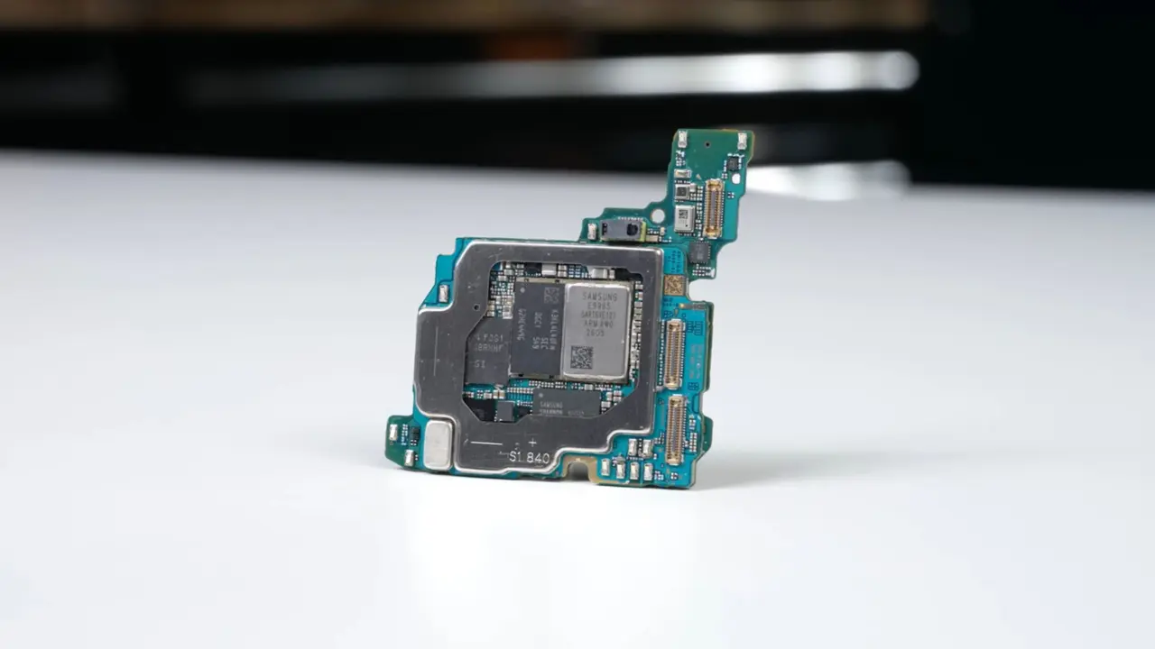 Exynos 2600 HPB and DRAM packaging outline
