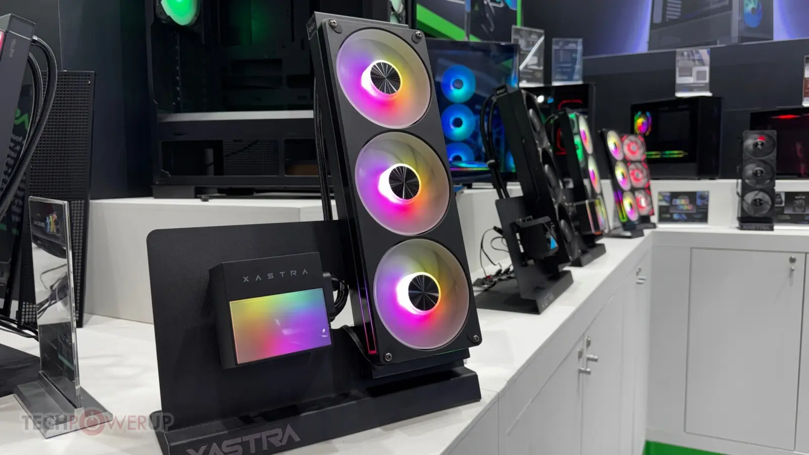 XASTRA Crab LR360 ARGB AIO cooler with puck-shaped pump-block