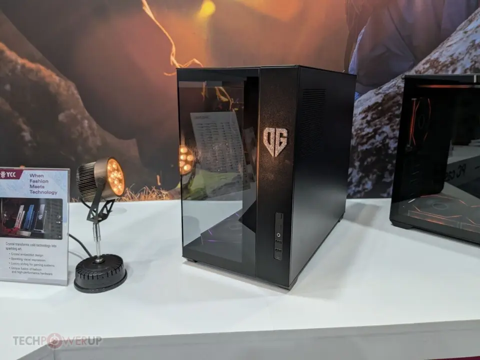 YCC Slant 460 and D-Cool Gaming Chassis Showcased at Computex