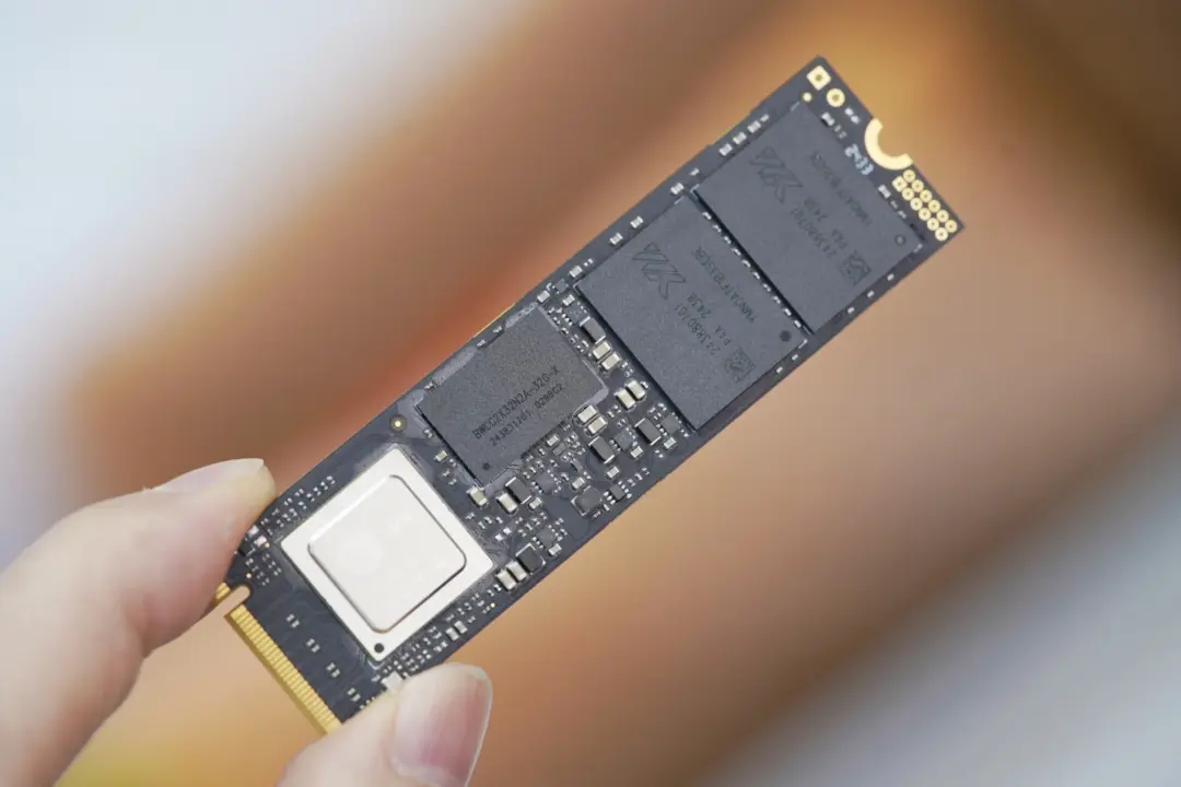 YMTC NAND Flash Memory