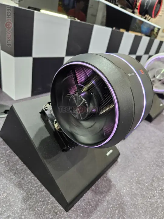 Zalman Unveils ZET-series CPU Coolers and Slender Companion Display