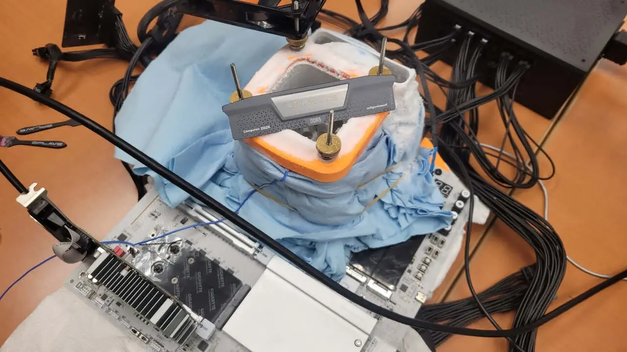 HWBot benchmark result showing 13,606 MT/s speed