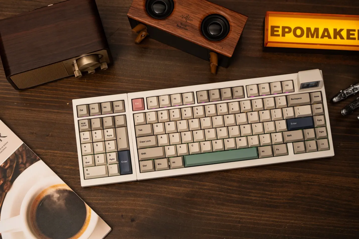 EPOMAKER RT98 mechanical keyboard with detachable numpad