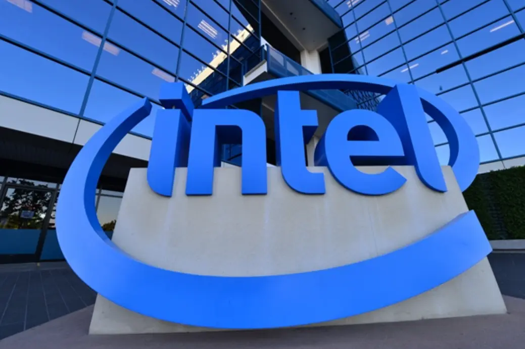 Intel Licenses Atom Architecture to Rosaic Labs in Rare Move