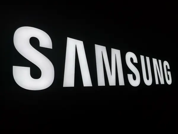 Samsung Electronics logo and financial data visualization