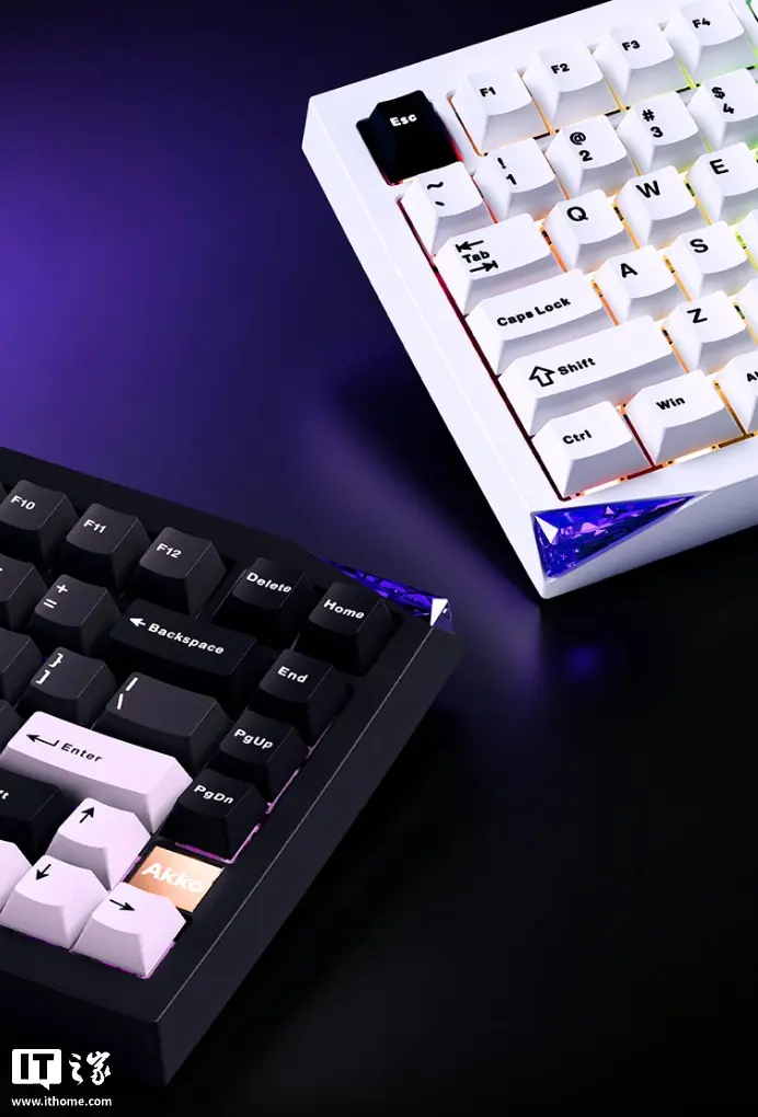 Close up of AKKO Gem keyboard aluminum chassis