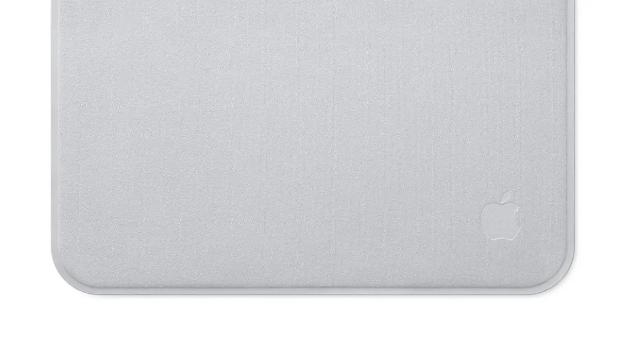 Apple Slashes Polishing Cloth Price to $9, Cutting Cost by Half