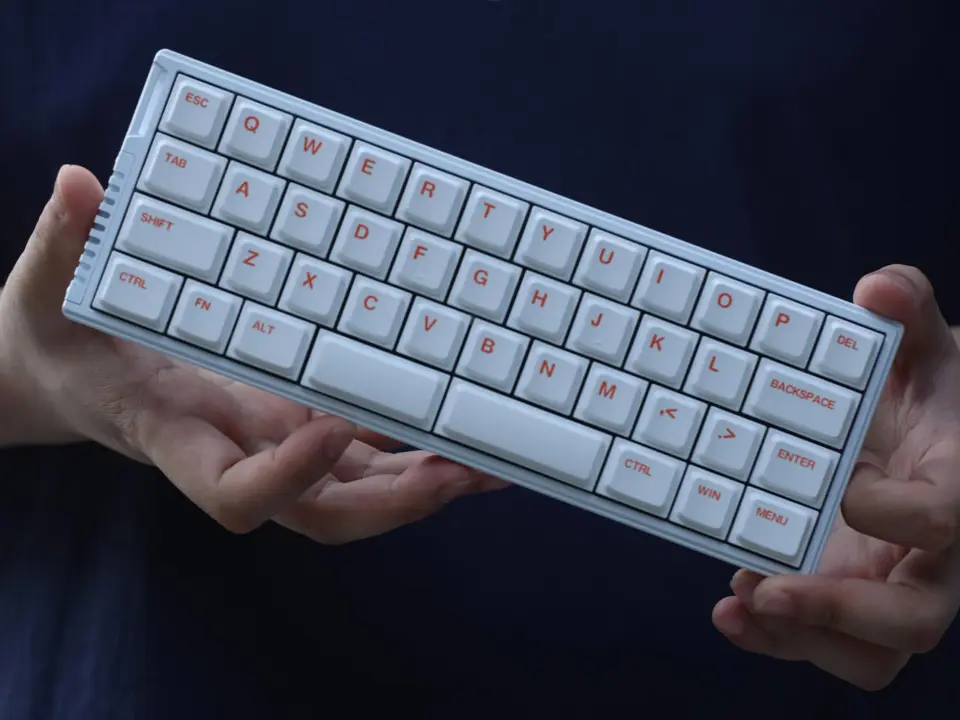Chosfox Init40 40% keyboard with CNC aluminum case
