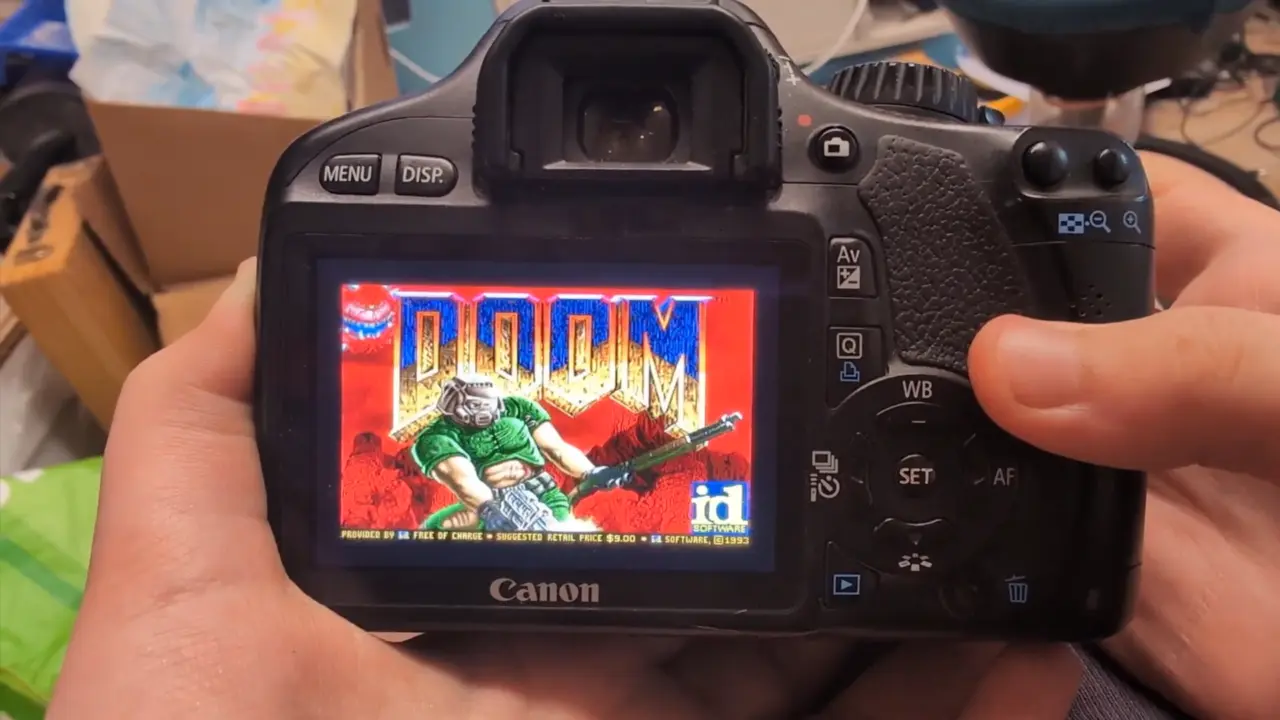 Doom game running on Canon EOS 550D camera display