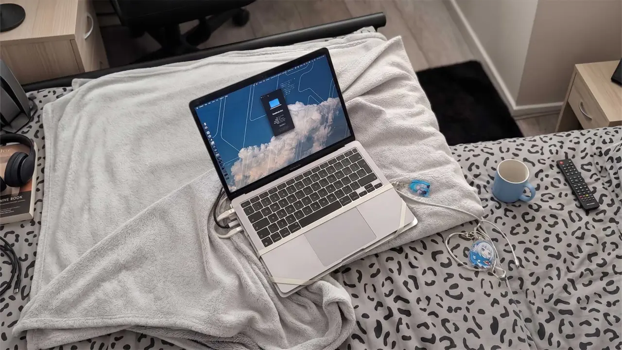 MacBook Pro Owner Avoids $700 Repair by Rigging M1 Screen to M4 Pro