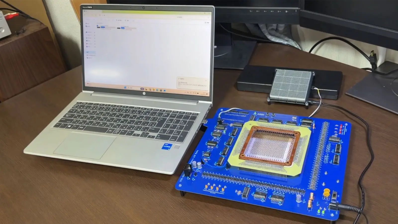 Magnetic core memory USB drive with 32x32 red LED array