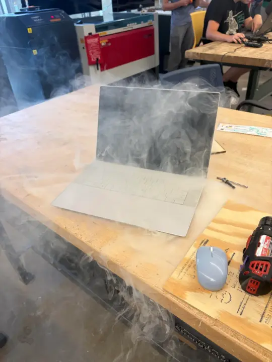 Dell XPS 16 9640 Smokes During Class: Battery Carbonization Confirmed