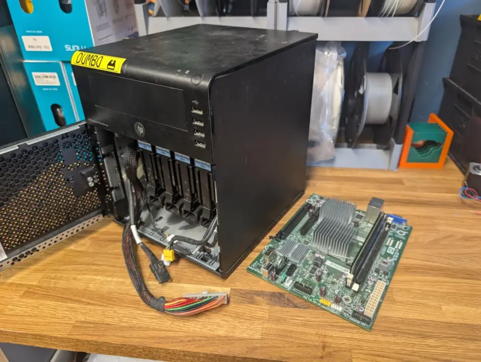 HP N40L Server Revived with Raspberry Pi CM5 Custom Motherboard